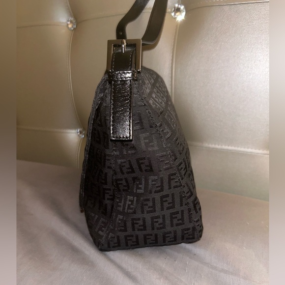 Good Condition Fendi Mamma Baugette - Picture 4 of 13